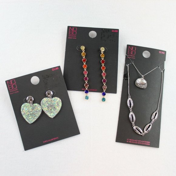 No Boundaries Jewelry Lot NEW 2 Pairs Earrings 2 Necklaces Hearts Seashells - Picture 1 of 6